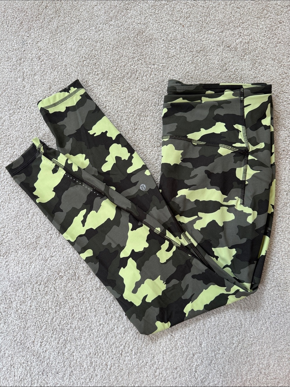 lululemon Swift Speed High-Rise Tights 28" with Pockets Green Camo Sz14